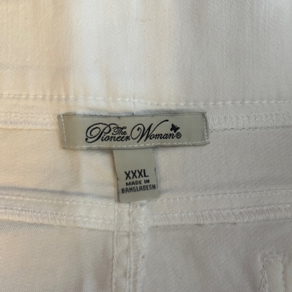The Pioneer Woman Cream Denim Shorts - Picture 2 of 5